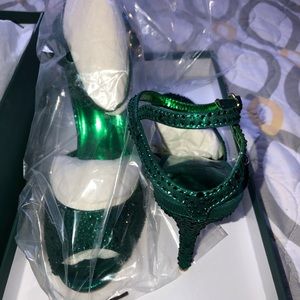 New green sandal